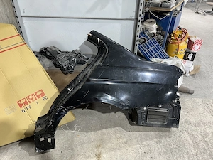 Vând aripă BMW e90 2005 stânga spate  - imagine 3