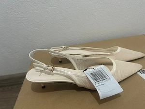 Pantofi... 