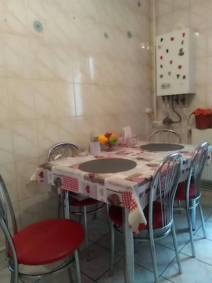Vind  apartament cu 3 camere ,in Alba Iulia centru.  - imagine 2