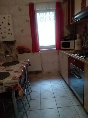 Vind  apartament cu 3 camere ,in Alba Iulia centru.  - imagine 4