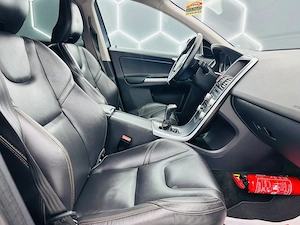 Volvo XC60 - imagine 18