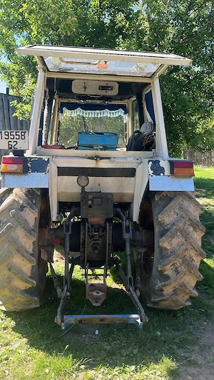 vând tractor și presă  - imagine 3