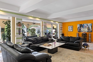 Vilă cu 4 camere de vânzare 921 mp zona Subcetate,Arad - imagine 18