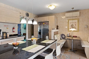 Vilă cu 4 camere de vânzare 921 mp zona Subcetate,Arad - imagine 8