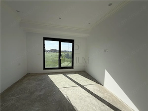 Apartament 3 camere - bucatarie separata - curte proprie - imagine 3