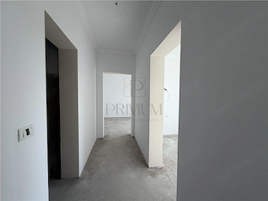 Apartament 3 camere - bucatarie separata - curte proprie - imagine 2