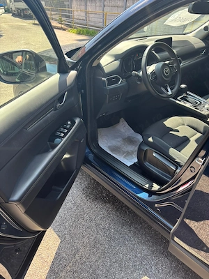 Vind Mazda cx5. Motor 2000  benzina cutie automată  - imagine 7