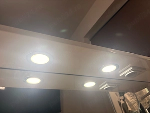 Oglindă baie LED cu dulap și priză 114x100