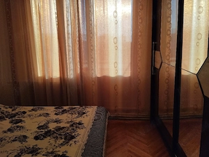 Vand in Tudor,apartament cu 2 camere,str Rodniciei,confort 1,decomandat ,etajul 4 ,2 balcoane. - imagine 2
