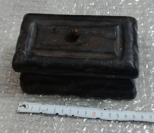 Cutiuta din lemn negru 15 cm. lungime bijuterii