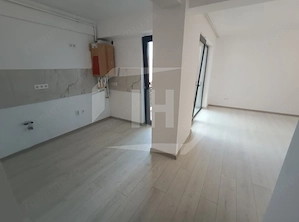 Apartament 3 camere, parcare, finisat, intermediar, curte, zona Pod Ira - imagine 5