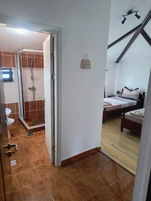 Casa Dyny 2 Mai ofera cazare - imagine 3