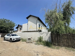 Vila tip DUPLEX  5 camere- 4 bai, curte 250 MP