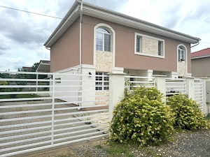 Duplex 4 camere in cartier Europa-Mosnita Noua