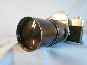 Minolta srt-101 cu obiectiv 200mm, aparat foto film clasic emblematic