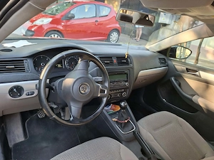  Vand Volkswagen Jetta - imagine 2