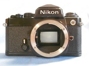 Nikon FE (doar body-ul) aparat foto film