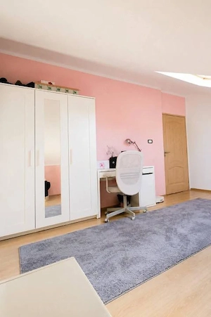 Vand apartament cu 3 camere și loc de parcare  - imagine 9