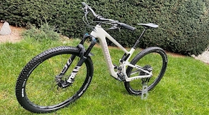 vand bicicleta santa cruz tallboy c-s ca noua