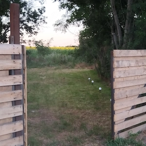 Vând teren generos de 5800 mp și casă construcție nouă  - imagine 3
