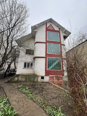 Cladire  S+P+E+Pod ideala pentru investitie, teren 300 mp