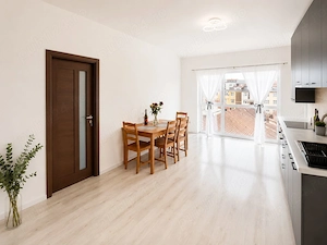 Apartament modern cu 3 camere de  vânzare - str. Craiova - imagine 2