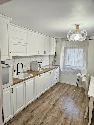 Apartament 3 camere, complet renovat, 2 băi, 71 mp, zona Spitalul Județean