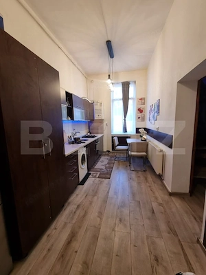 Garsonieră -cat un apartament - spațioasă de vânzare - Central  - imagine 3
