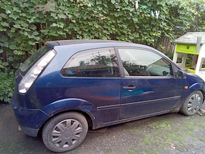 Vand Ford Fiesta 2003 --1500 lei - imagine 5