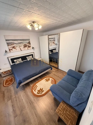 2 camere| curte comuna cu 3 apartamente| centrala proprie| zona aradului|