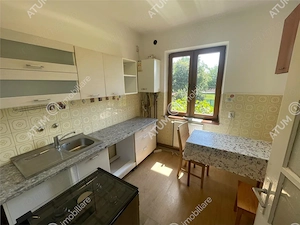 Apartament 3 camere decomandate curte comuna din zona Tiglari Sibiu - imagine 9