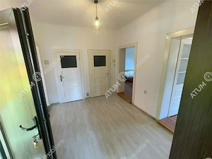 Apartament 3 camere decomandate curte comuna din zona Tiglari Sibiu - imagine 13