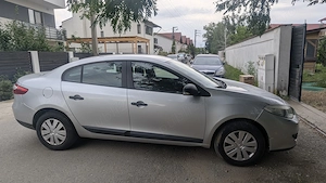Renault Fluence din 2011, 1.6 benzina, unic proprietar, puțin rulata, 73500km reali - imagine 3
