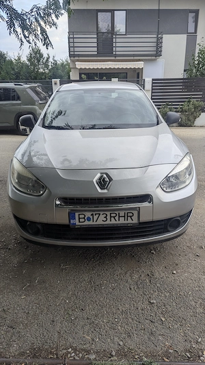 Renault Fluence din 2011, 1.6 benzina, unic proprietar, puțin rulata, 73500km reali - imagine 2