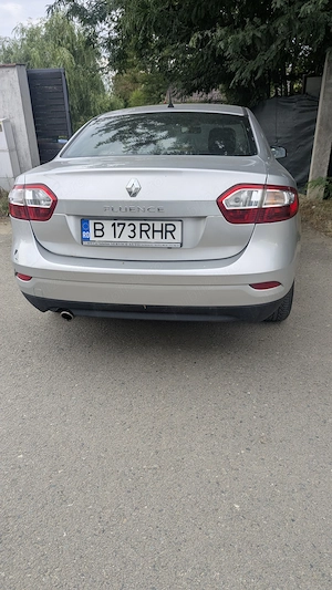 Renault Fluence din 2011, 1.6 benzina, unic proprietar, puțin rulata, 73500km reali - imagine 4