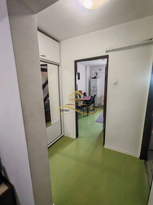 Vând apartament cu 3 camere decomandate in centrul orașului Bacau - imagine 6