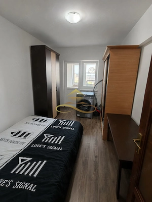 Vând apartament cu 3 camere decomandate in centrul orașului Bacau - imagine 7