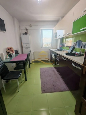 Vând apartament cu 3 camere decomandate in centrul orașului Bacau - imagine 17