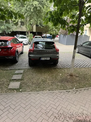Volvo XC-40 -masina de familie - imagine 7