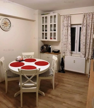 Apartament 3 camere in Ploiesti, zona ultracentrala - imagine 12