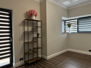 Vilă modernă în Centru cu 2 apartamente independente - imagine 2
