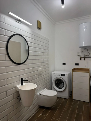 Vilă modernă în Centru cu 2 apartamente independente - imagine 16