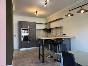 Vilă modernă în Centru cu 2 apartamente independente - imagine 5