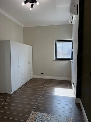 Vilă modernă în Centru cu 2 apartamente independente - imagine 11
