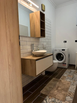 Vilă modernă în Centru cu 2 apartamente independente - imagine 8