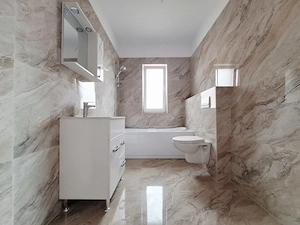 Aproape de Mosnita City Mall. Casa finalizata. Toate utilitatile. - imagine 14
