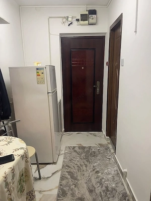 Garsonieră decomandată, 28 mp, zonă excelentă - imagine 3