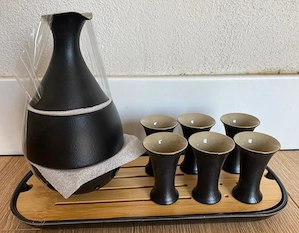 Set sake Teanagoo 10 piese - carafa + 6 cesti + tava bambus, nou