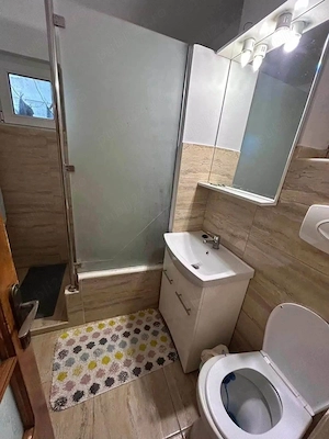 De vanzare apartament cu 2 camere si balcon,  zona Favorit, etajul 2, Pret 59900 euro - imagine 4