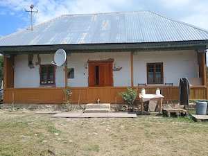 Casa și curte de 2500 mp.cu proprietar unic. - imagine 2